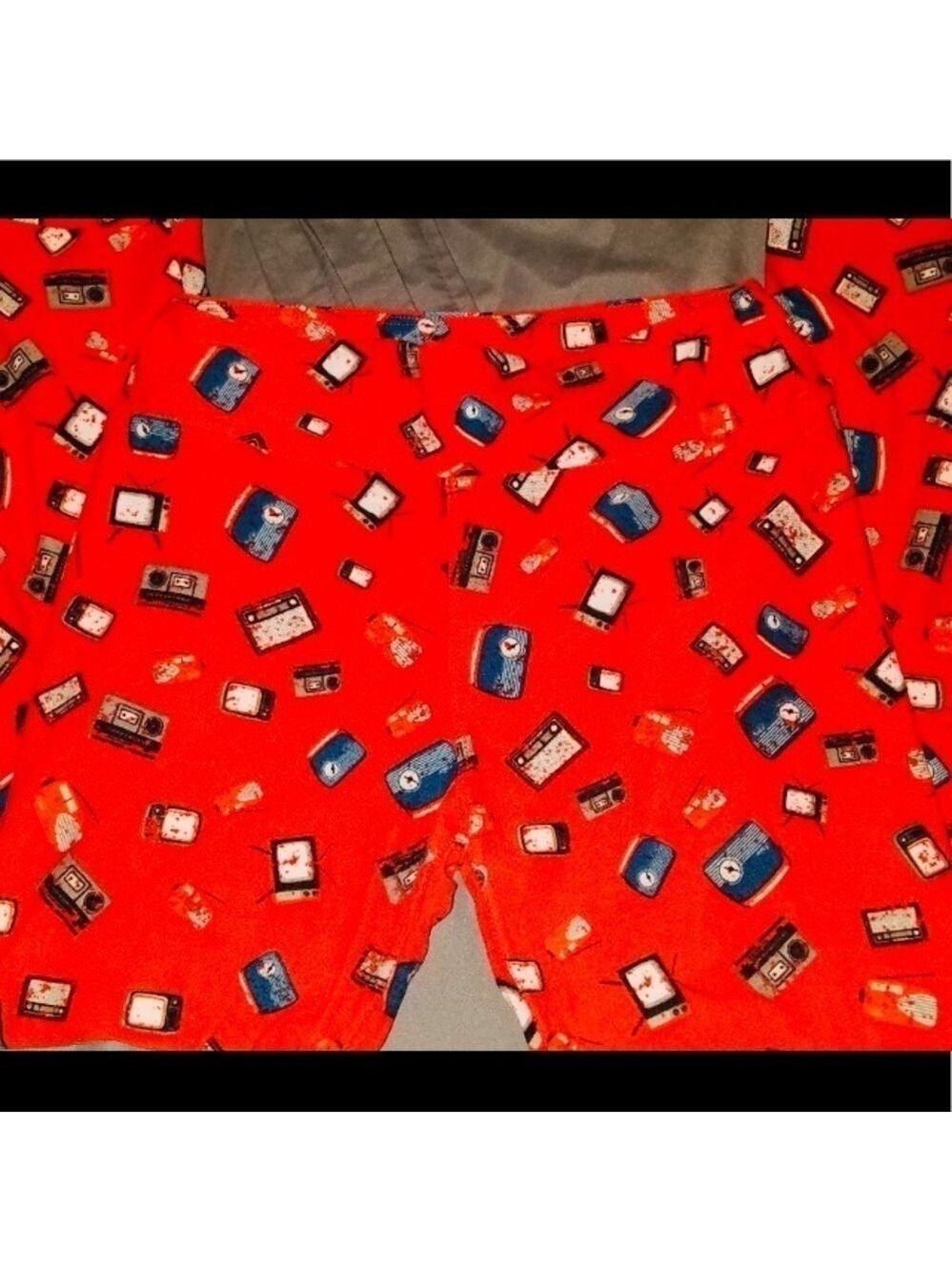 LuLaroe Red Leggings With Radios and Boomboxes NEW - Picture 3 of 7